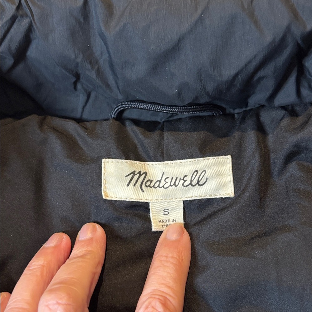 Madewell Quilted Puffer Vest - Picture 6 of 16